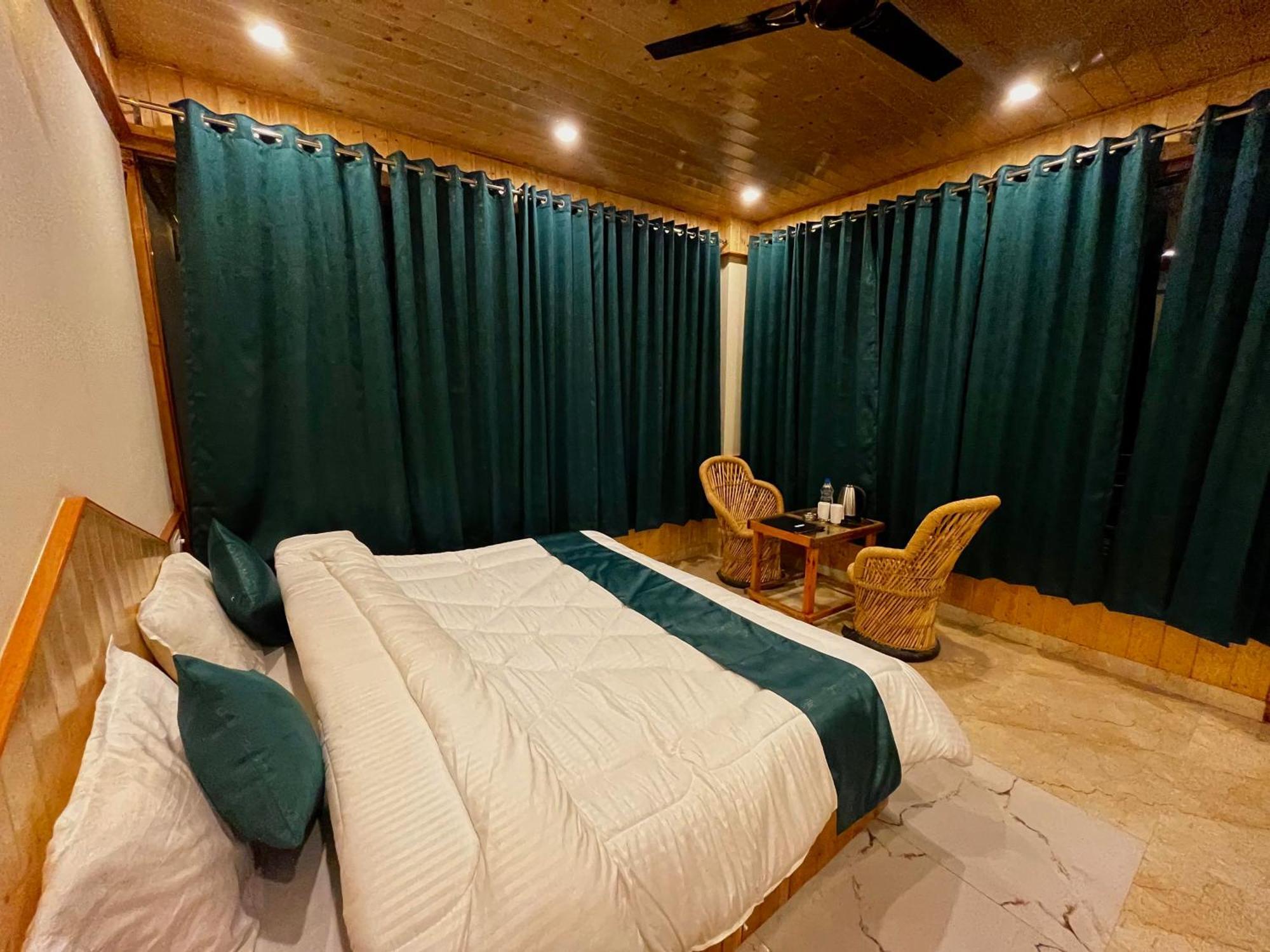 Hotel Mid Orchard Kasol L River Side -Pure Veg Hotel Zewnętrze zdjęcie