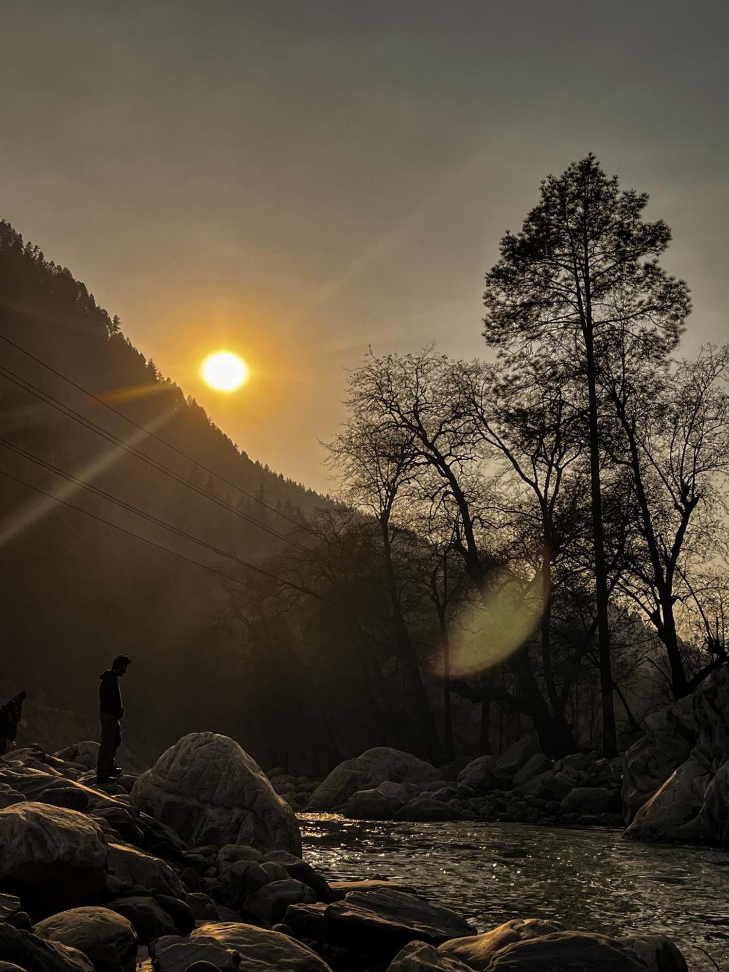 Hotel Mid Orchard Kasol L River Side -Pure Veg Hotel Zewnętrze zdjęcie